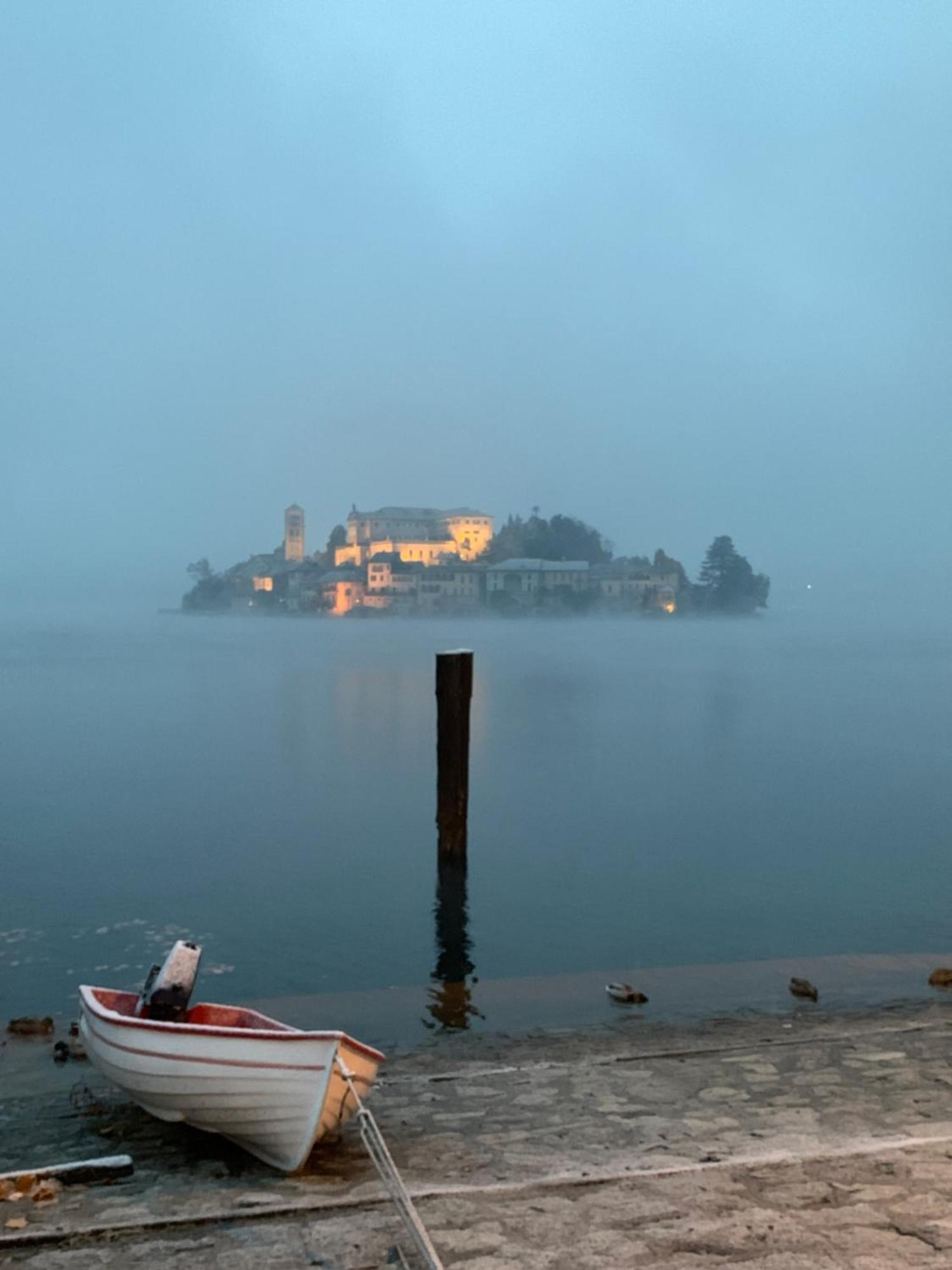 -Ortaflats- Appartamento L'Angolo Orta San Giulio Bagian luar foto